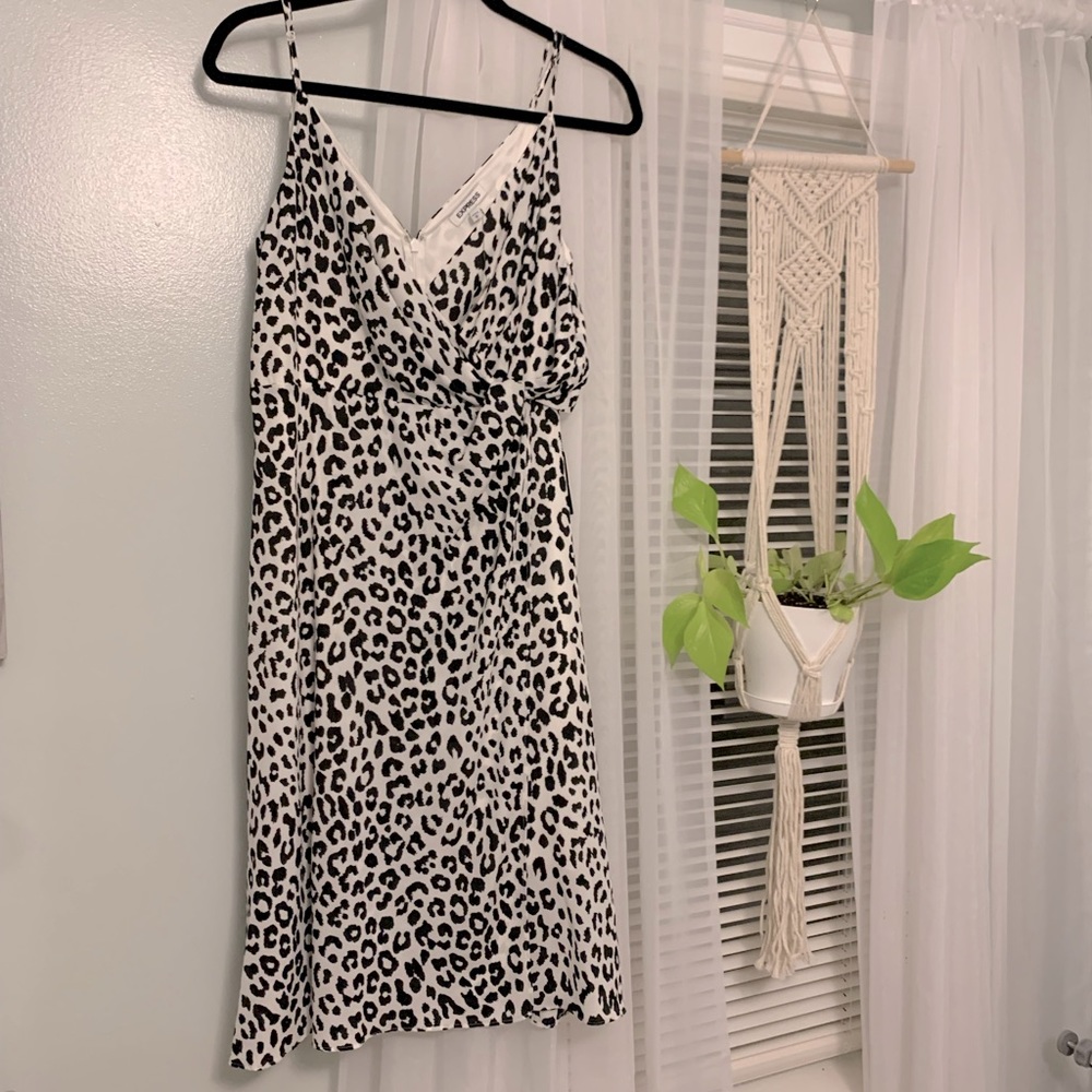 ✨NEW✨ NWT EXPRESS LEOPARD DRESS - MEDIUM